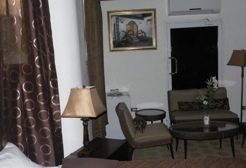 سوئیت با تخت بزرگ, La Maison