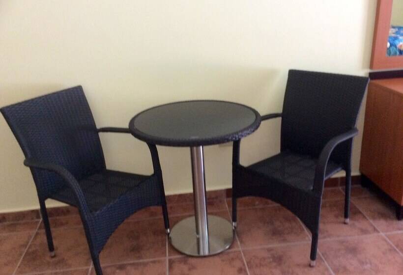 スタンダードルーム, Lucia Beach