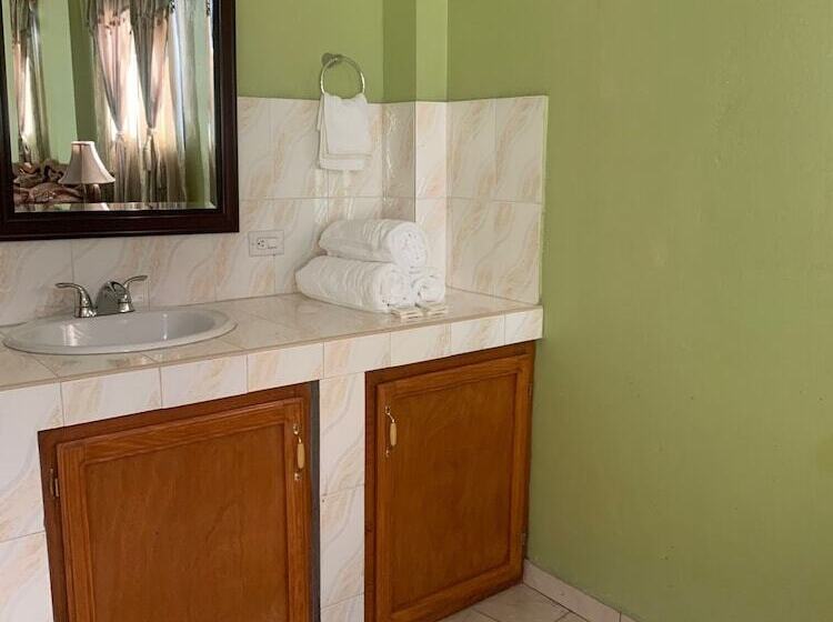 اتاق لوکس, Pavillon Des Receptions &