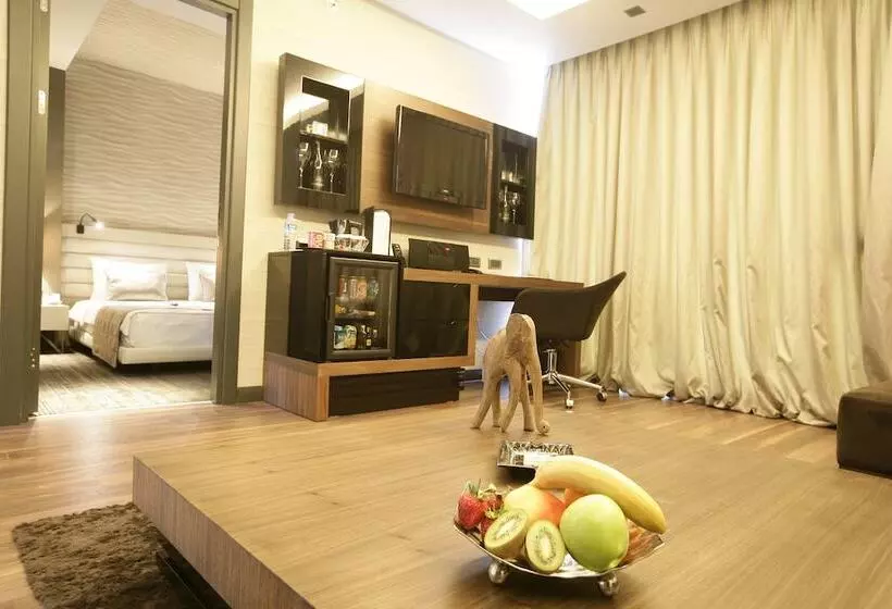 Suite, Rys