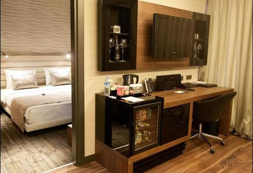 Suite, Rys