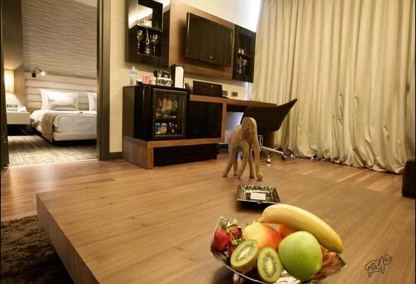 Suite, Rys