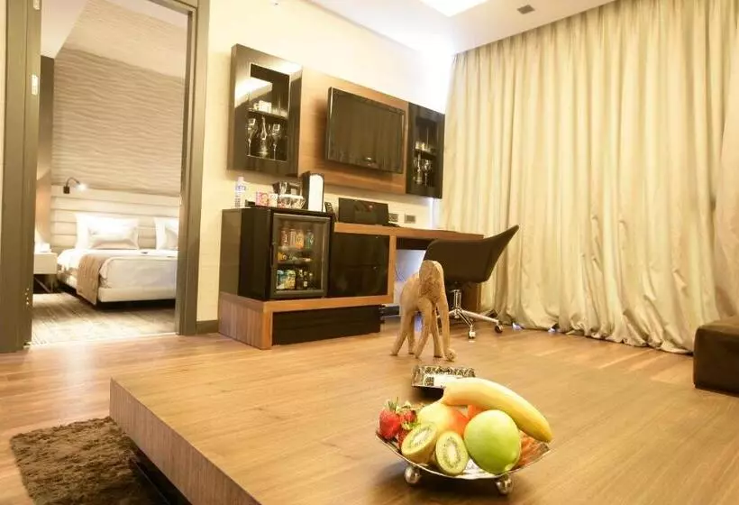 Suite, Rys