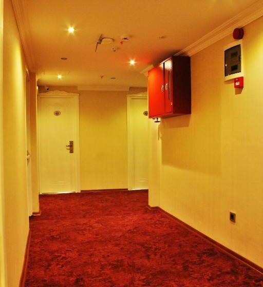 غرفة قياسية ثلاثية, Endican Sultanahmet