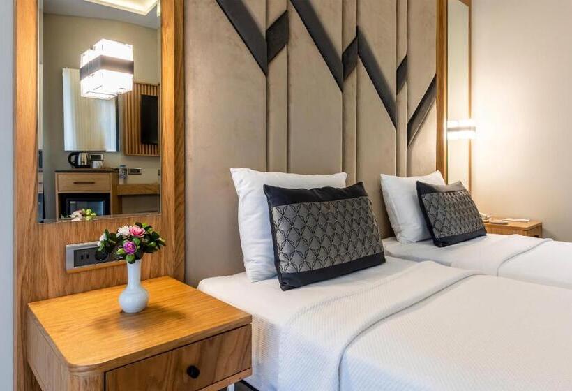 غرفة قياسية ثلاثية, Endican Sultanahmet