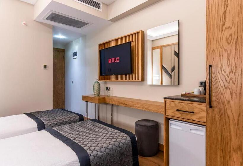 غرفة قياسية ثلاثية, Endican Sultanahmet