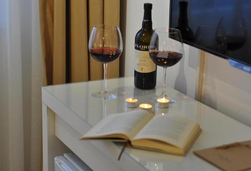 اتاق لوکس با تخت بزرگ, The Print House