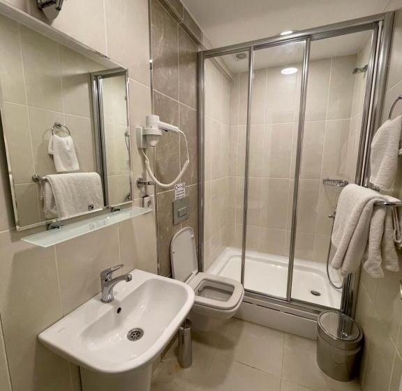 اتاق لوکس با تخت بزرگ, The Print House