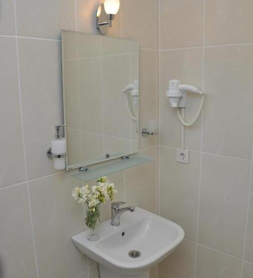 اتاق لوکس با تخت بزرگ, The Print House