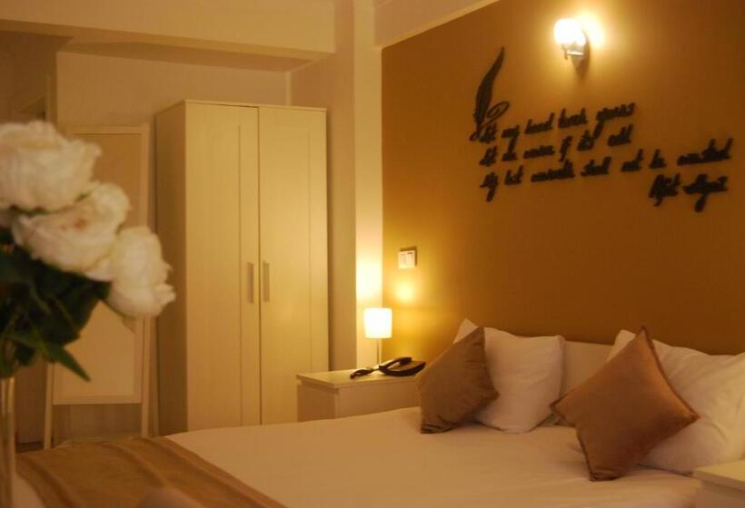 اتاق استاندارد سه نفره, The Print House