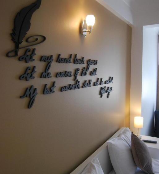 اتاق استاندارد سه نفره, The Print House