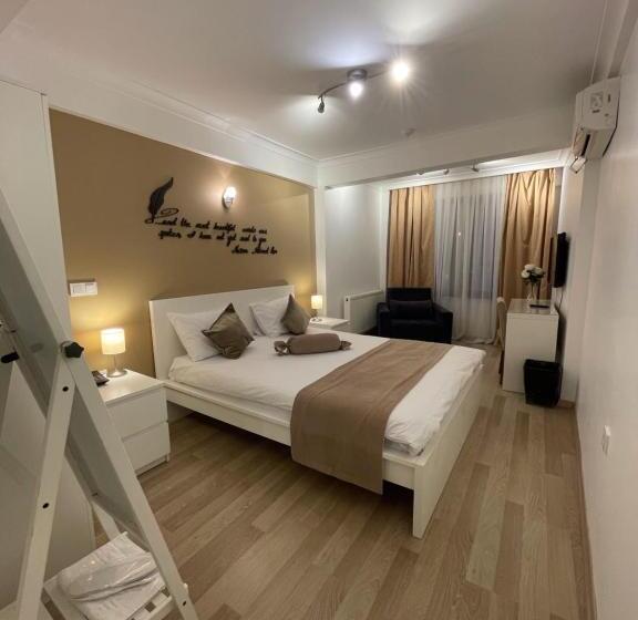 اتاق استاندارد سه نفره, The Print House