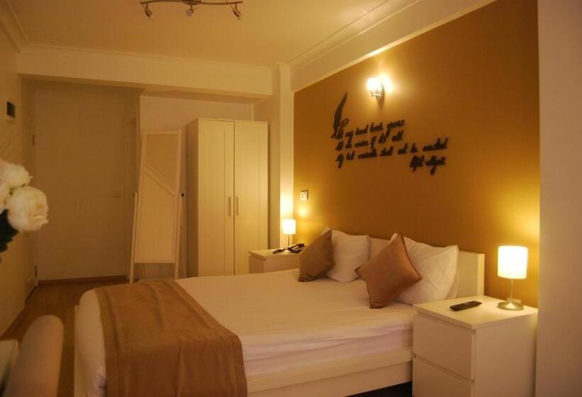 اتاق استاندارد سه نفره, The Print House