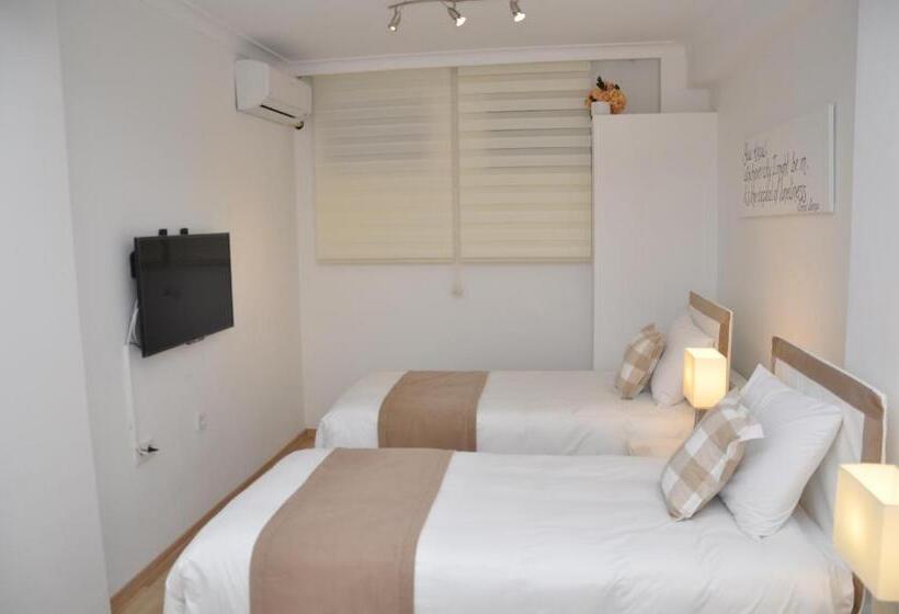 اتاق اکونومی, The Print House