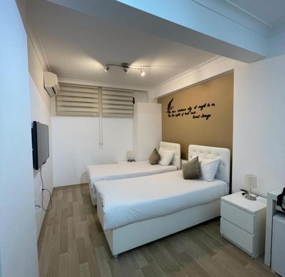 اتاق لوکس, The Print House