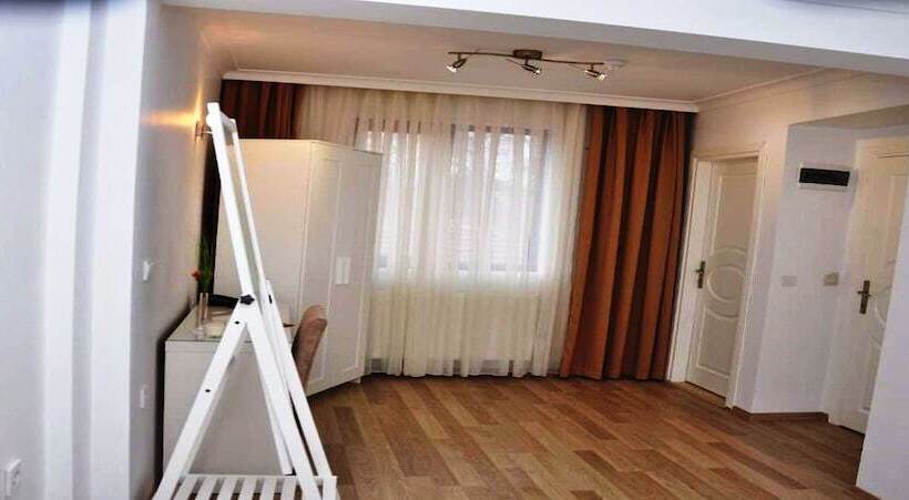 اتاق لوکس, The Print House