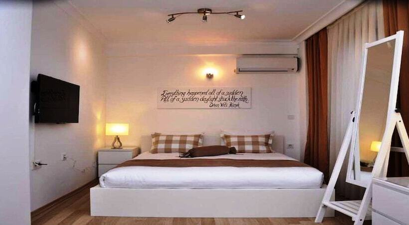 اتاق استاندارد سه نفره, The Print House