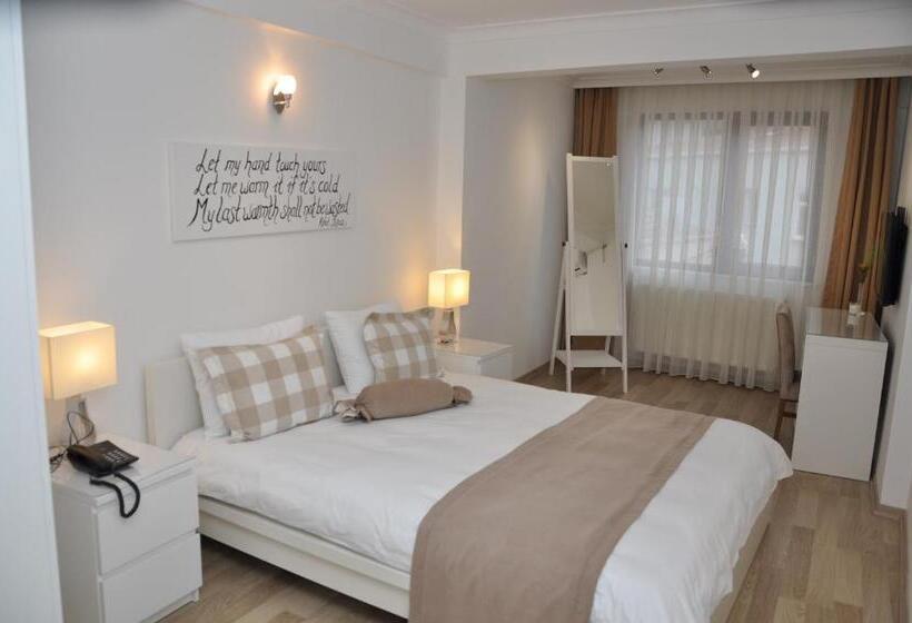 اتاق استاندارد سه نفره, The Print House