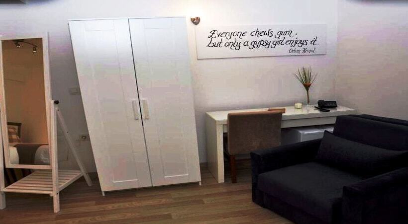 اتاق لوکس, The Print House