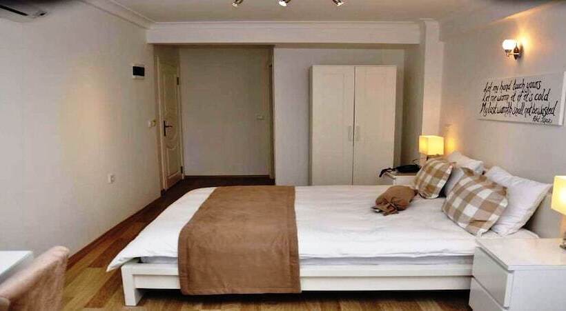 اتاق لوکس, The Print House