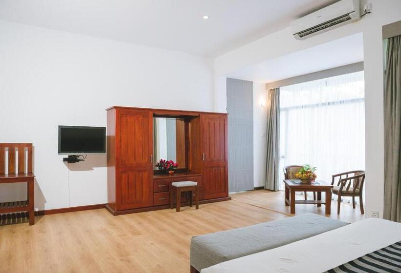 Superior room with lake view, Wet Water Resort