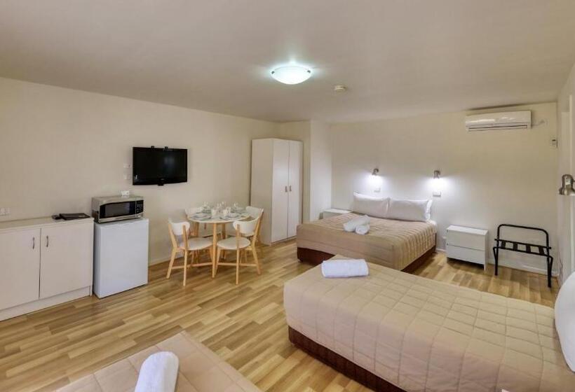 Семейный Номер, Motel Meneres