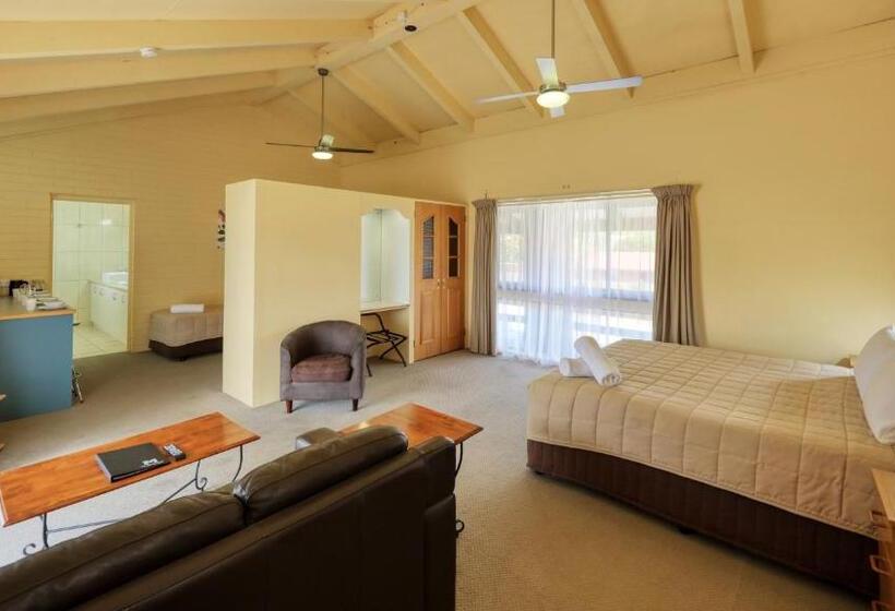 סוויטה, Motel Meneres