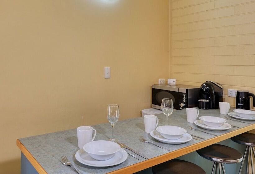 סוויטה, Motel Meneres