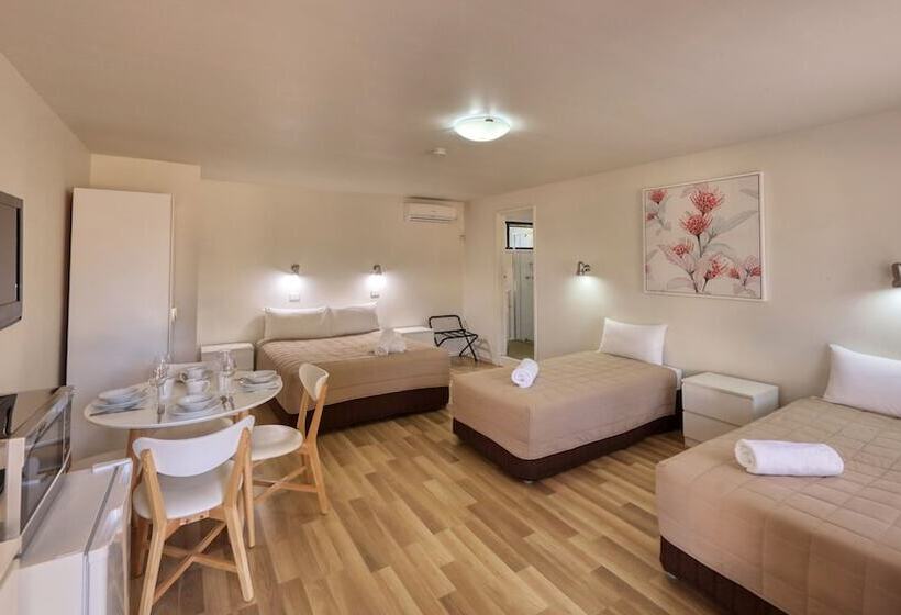 Семейный Номер, Motel Meneres