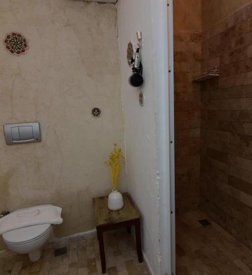 Standard Neljän Hengen Huone, Araçatı Pansiyon