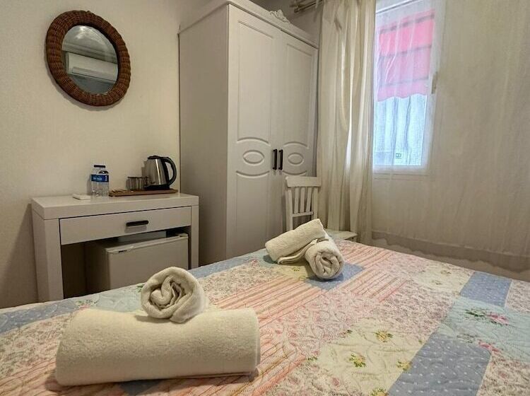 Camera Standard, Monat Otel Hacimemis