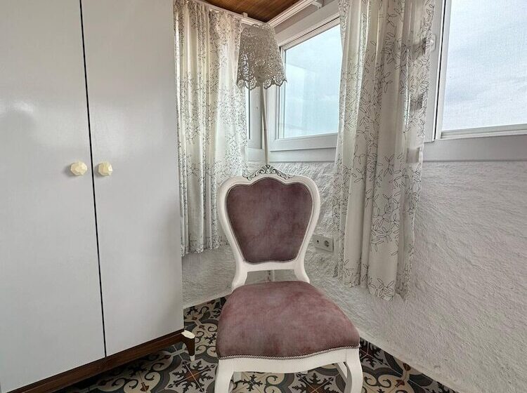 Camera Standard, Monat Otel Hacimemis