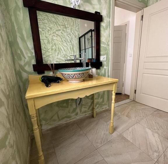 Camera Deluxe con Balcone, Monat Otel Hacimemis