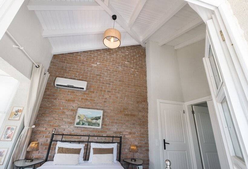 Camera Deluxe, Dbd Alaçatı