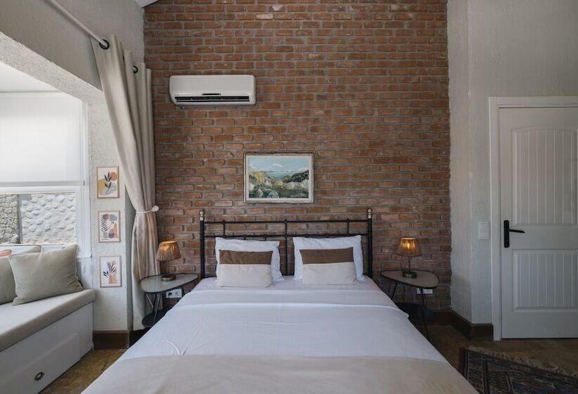 Camera Deluxe, Dbd Alaçatı