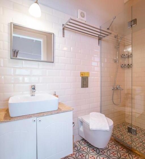 Camera Deluxe, Dbd Alaçatı