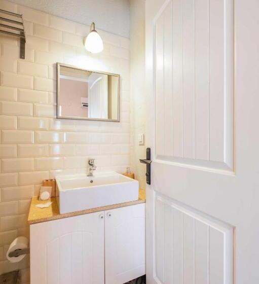 Camera Deluxe, Dbd Alaçatı