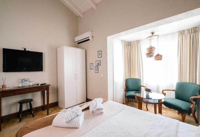 Camera Deluxe, Dbd Alaçatı