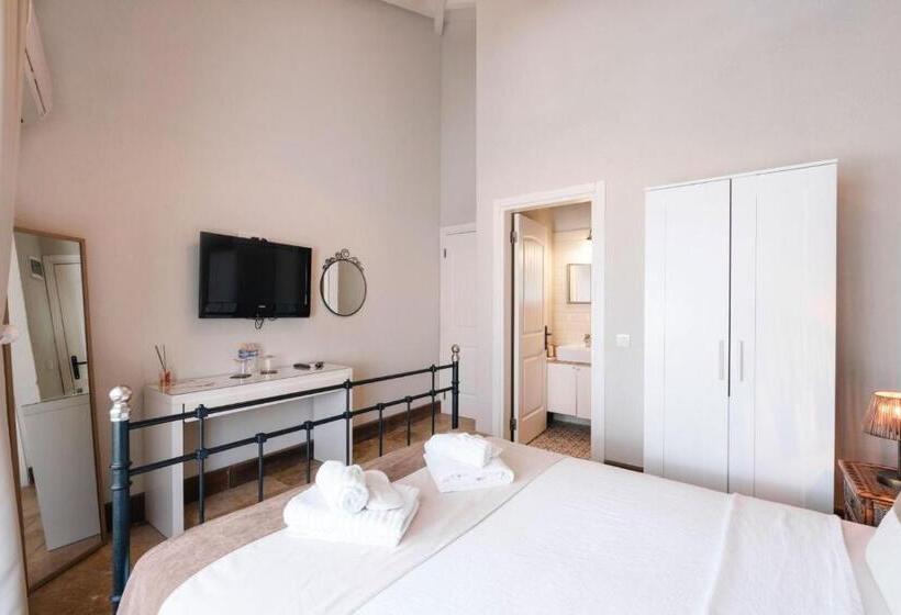 Camera Deluxe, Dbd Alaçatı