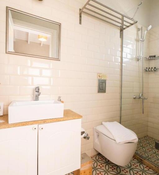 Camera Deluxe, Dbd Alaçatı