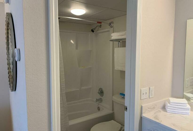 غرفة قياسية سرير كينج, The Branson Welcome Inn   Country Blvd