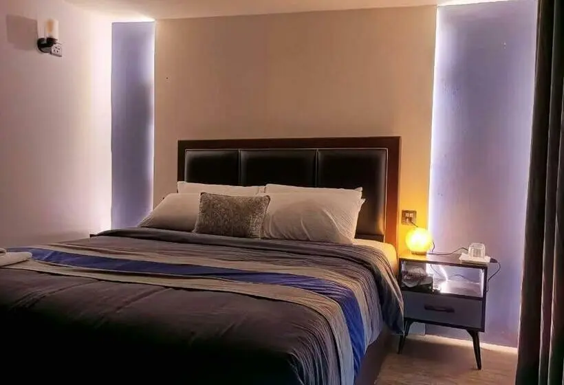 اتاق لوکس, Grapes Garden Resort Hunza