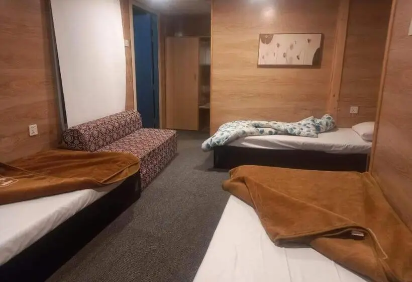 اتاق کلاسیک سه تخته, Grapes Garden Resort Hunza
