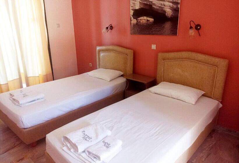 استودیو استاندارد با چشمانداز استخر, Eugenia