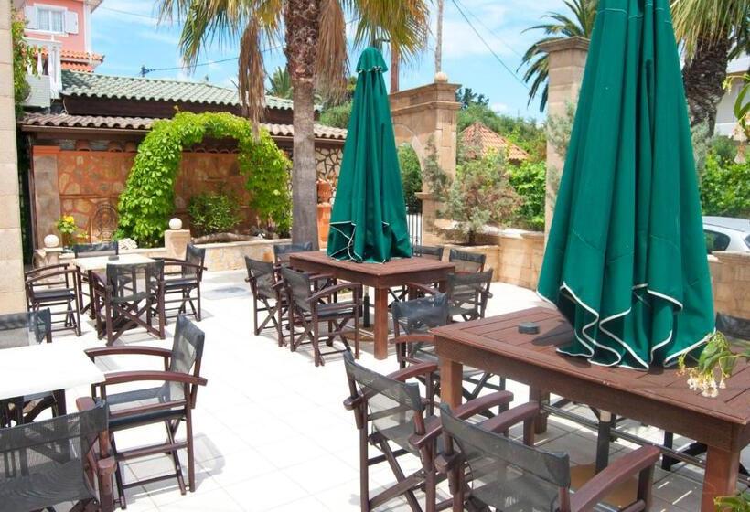 استودیو استاندارد با چشمانداز باغ, Eugenia