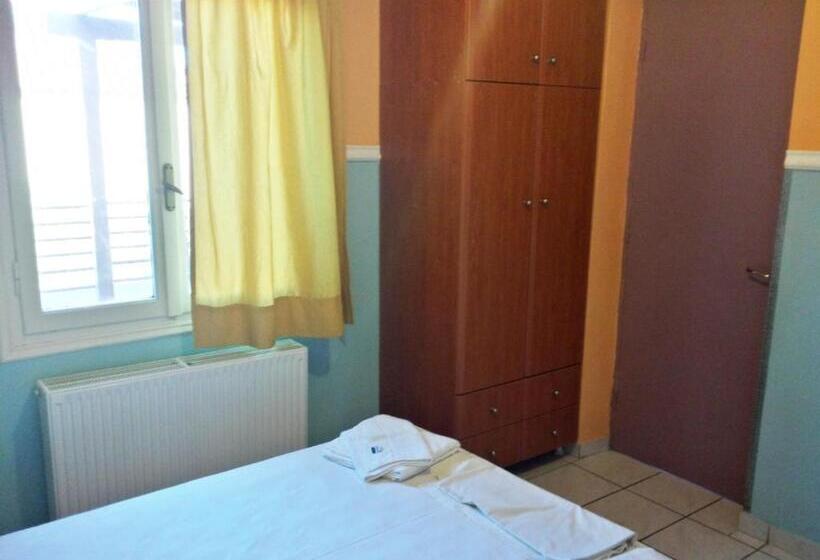 آپارتمان 1 خوابه با چشمانداز استخر, Eugenia