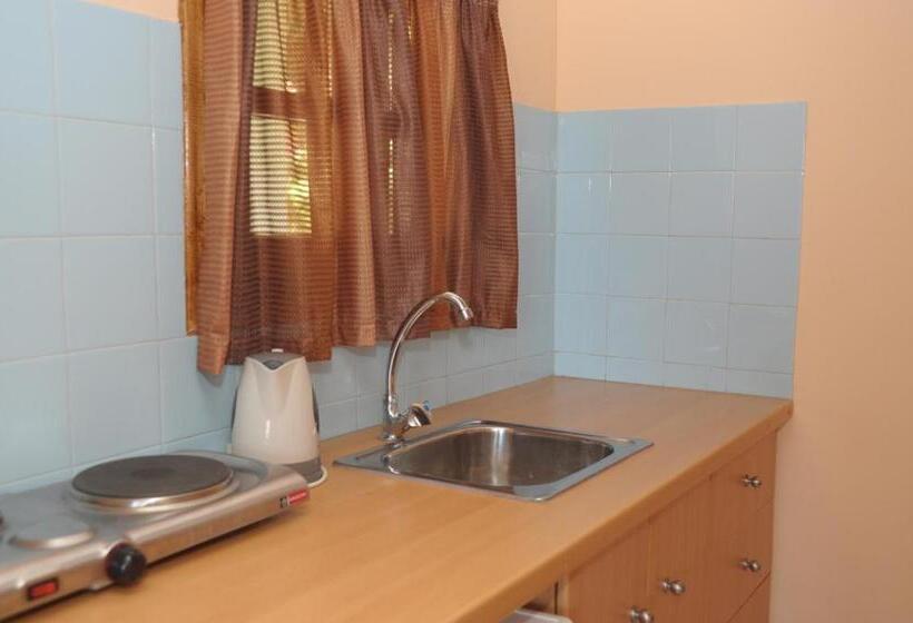 استودیوی استاندارد, Eugenia