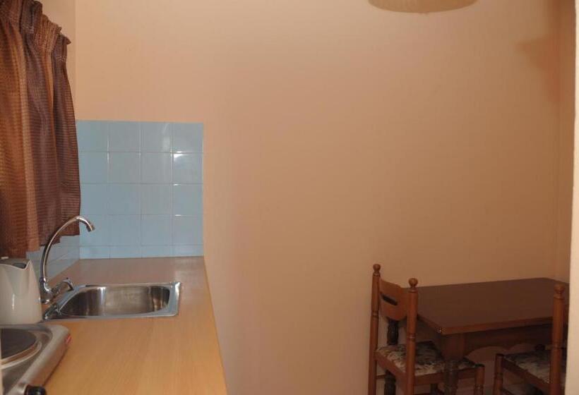 استودیوی استاندارد, Eugenia