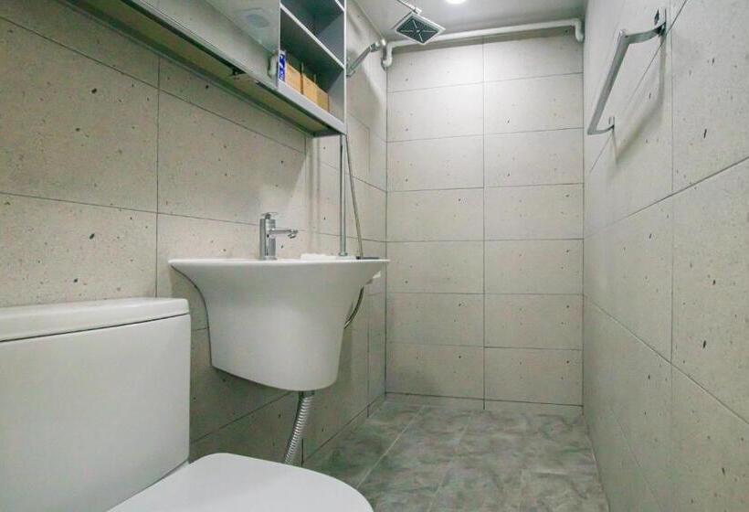 غرفة قياسية رباعية, Goseung Pasli House