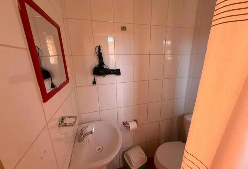 Perhehuone, Hostal Nuevo Sol Y Viento